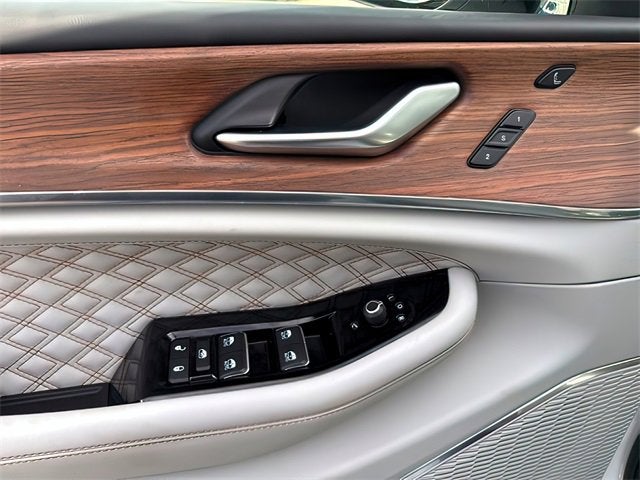 2022 Jeep Grand Cherokee Summit