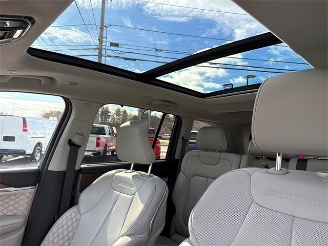 2022 Jeep Grand Cherokee Summit