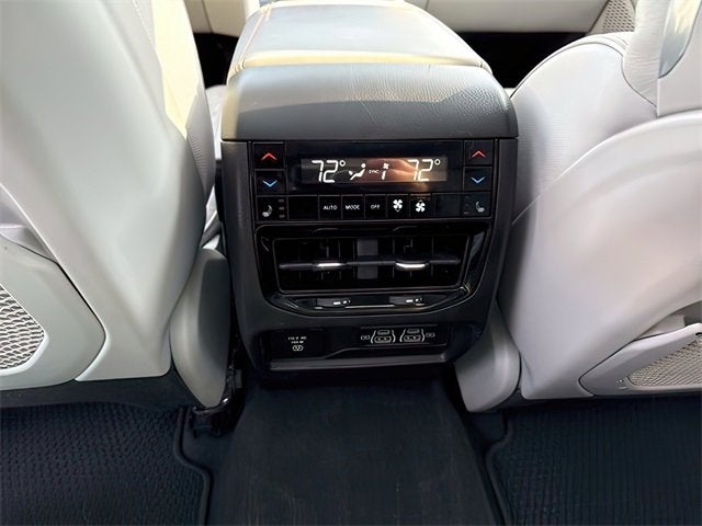 2022 Jeep Grand Cherokee Summit