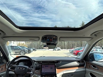 2022 Jeep Grand Cherokee Summit