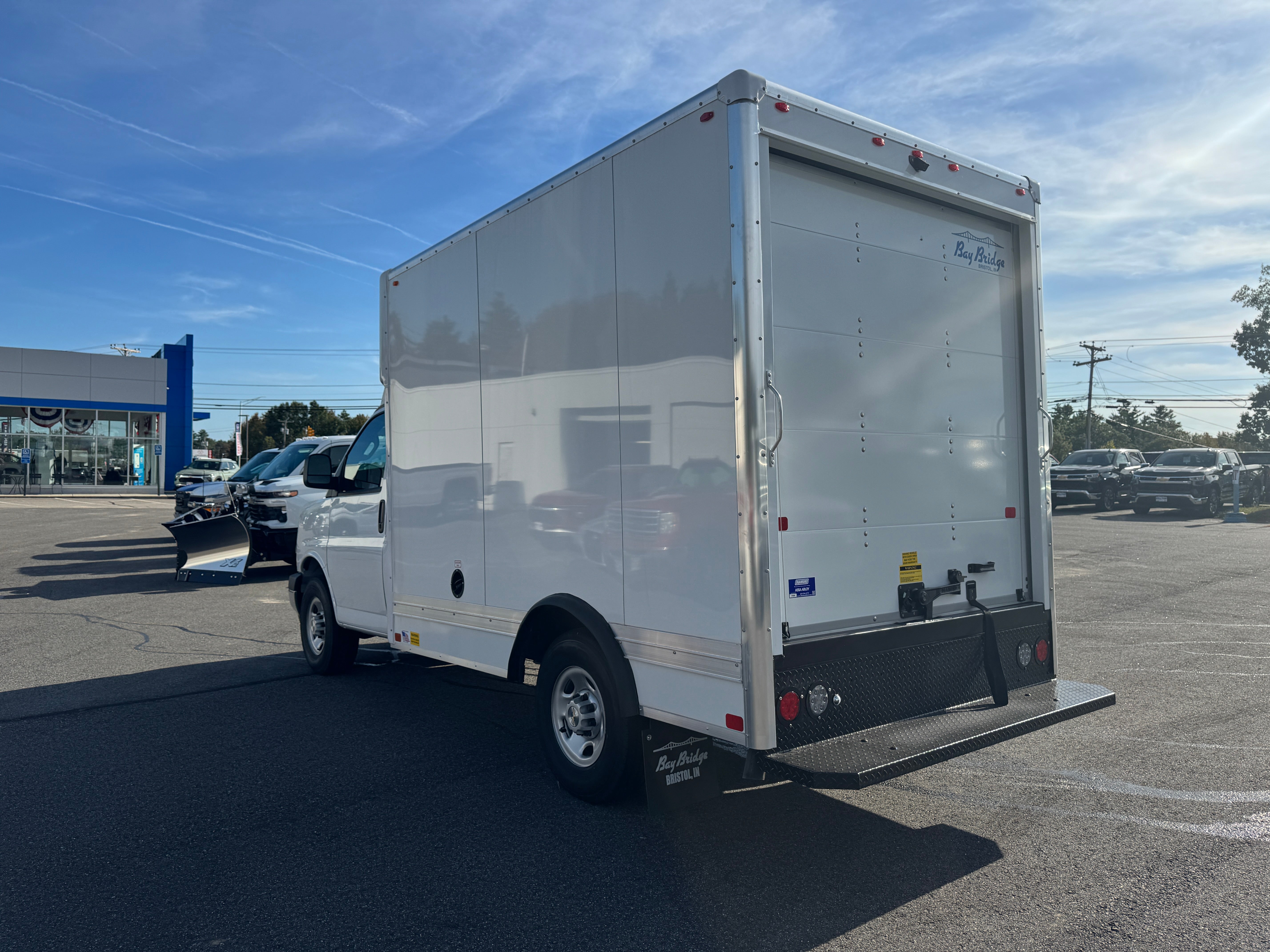 2025 Chevrolet Express Cutaway 3500 1WT