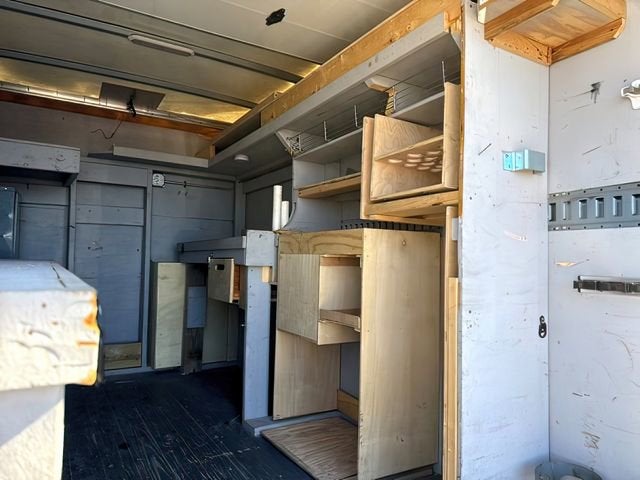 2023 Chevrolet Express Cutaway 3500 1WT