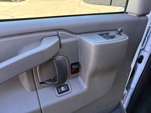 2023 Chevrolet Express Cutaway 3500 1WT