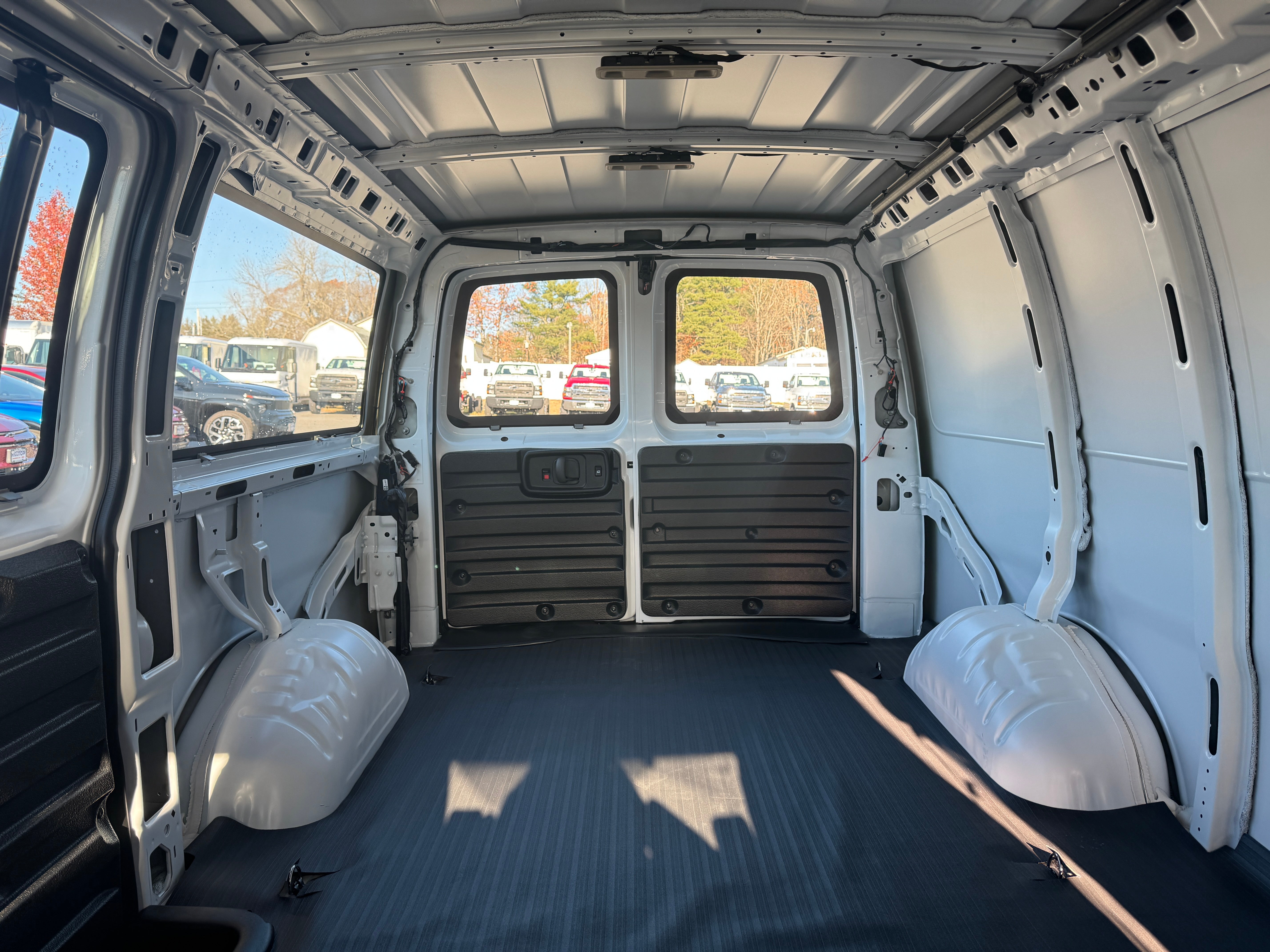 2025 Chevrolet Express Cargo 2500 WT