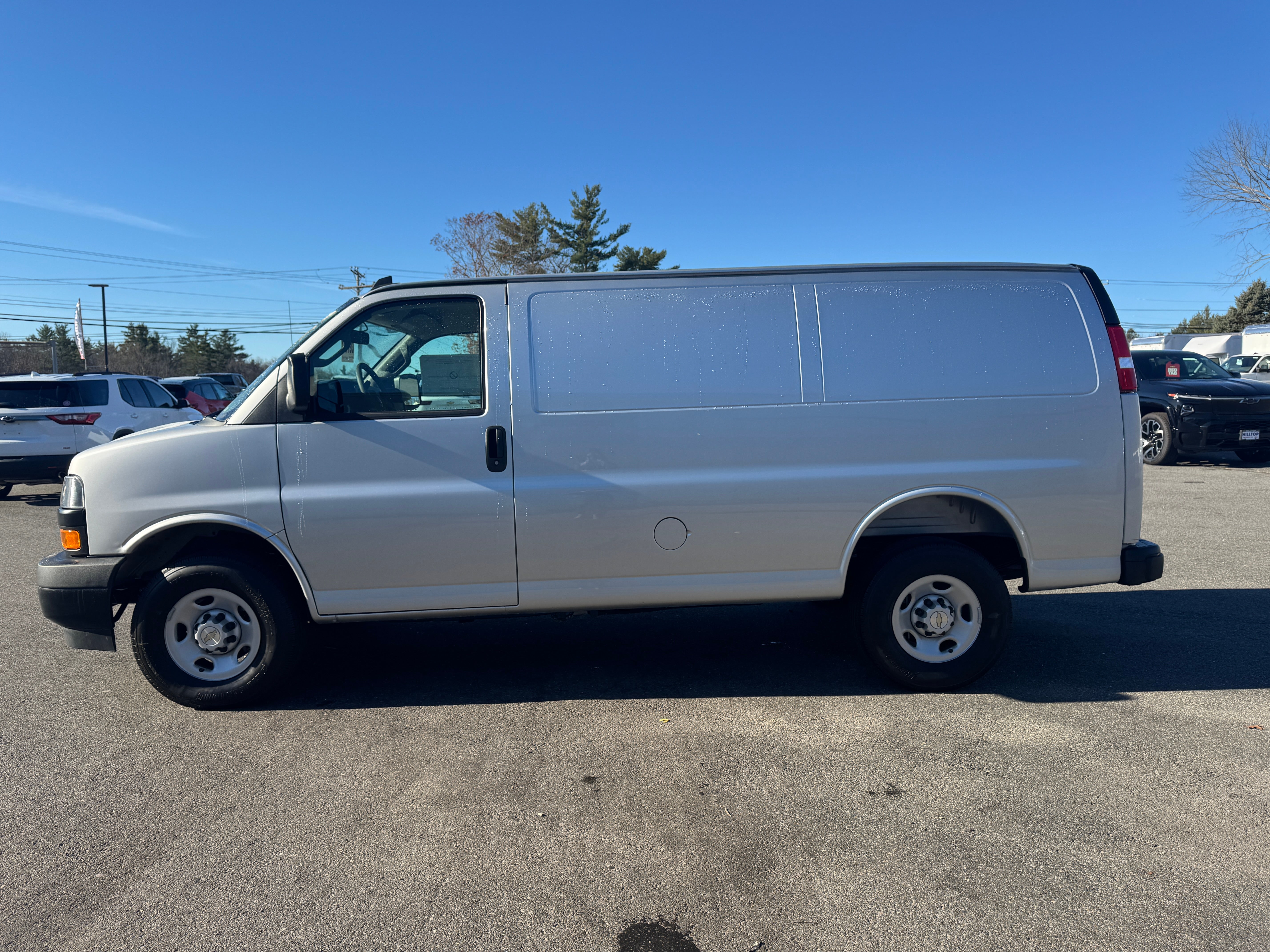 2025 Chevrolet Express Cargo 2500 WT