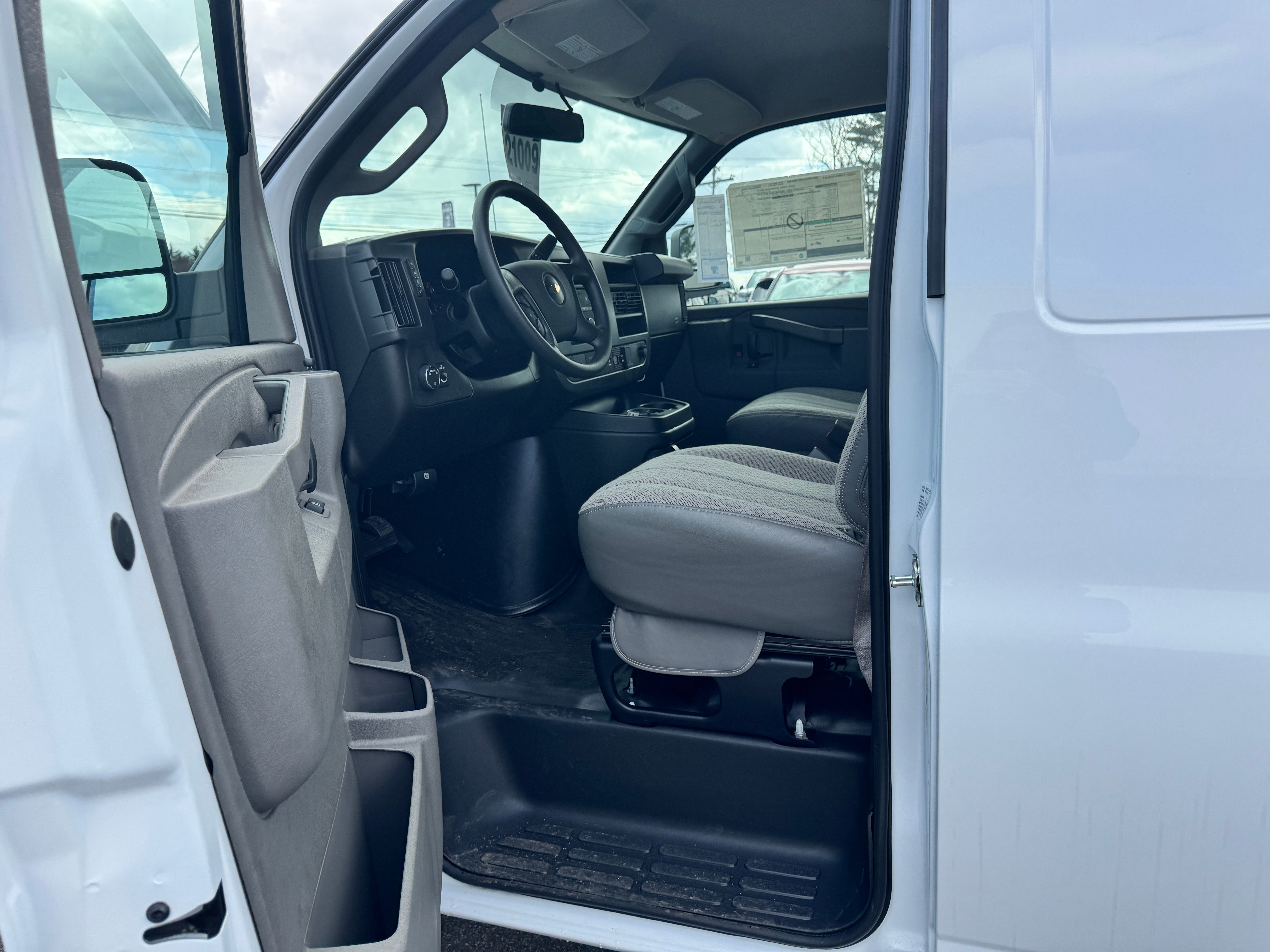 2026 Chevrolet Express Cargo WT