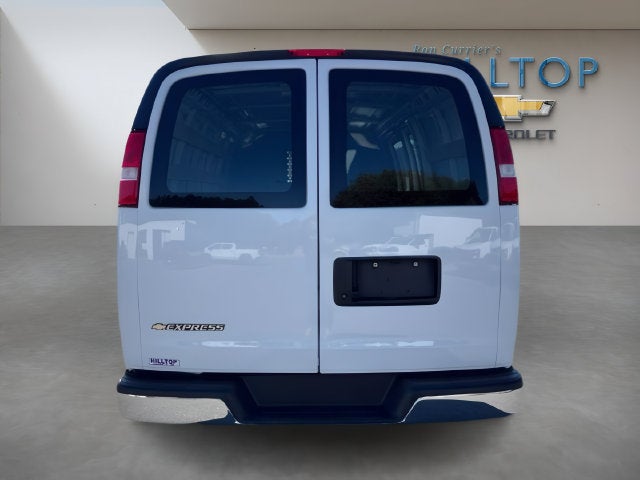 2025 Chevrolet Express Cargo WT