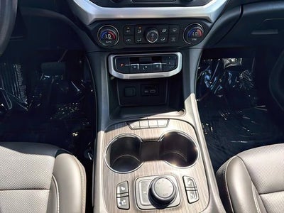 2021 GMC Acadia SLT