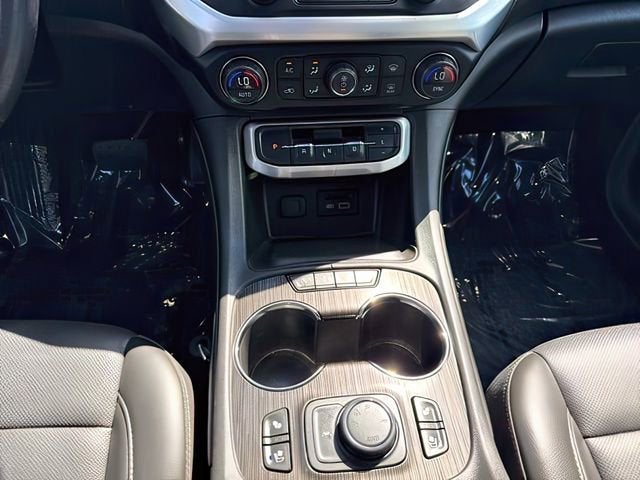 2021 GMC Acadia SLT