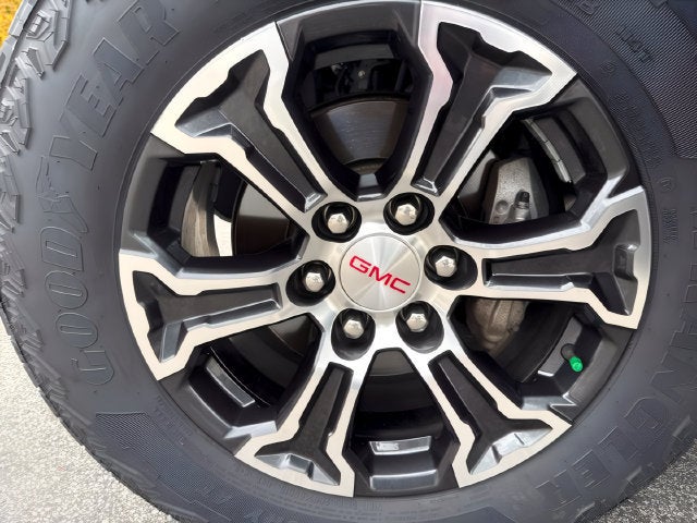 2023 GMC Canyon 4WD AT4