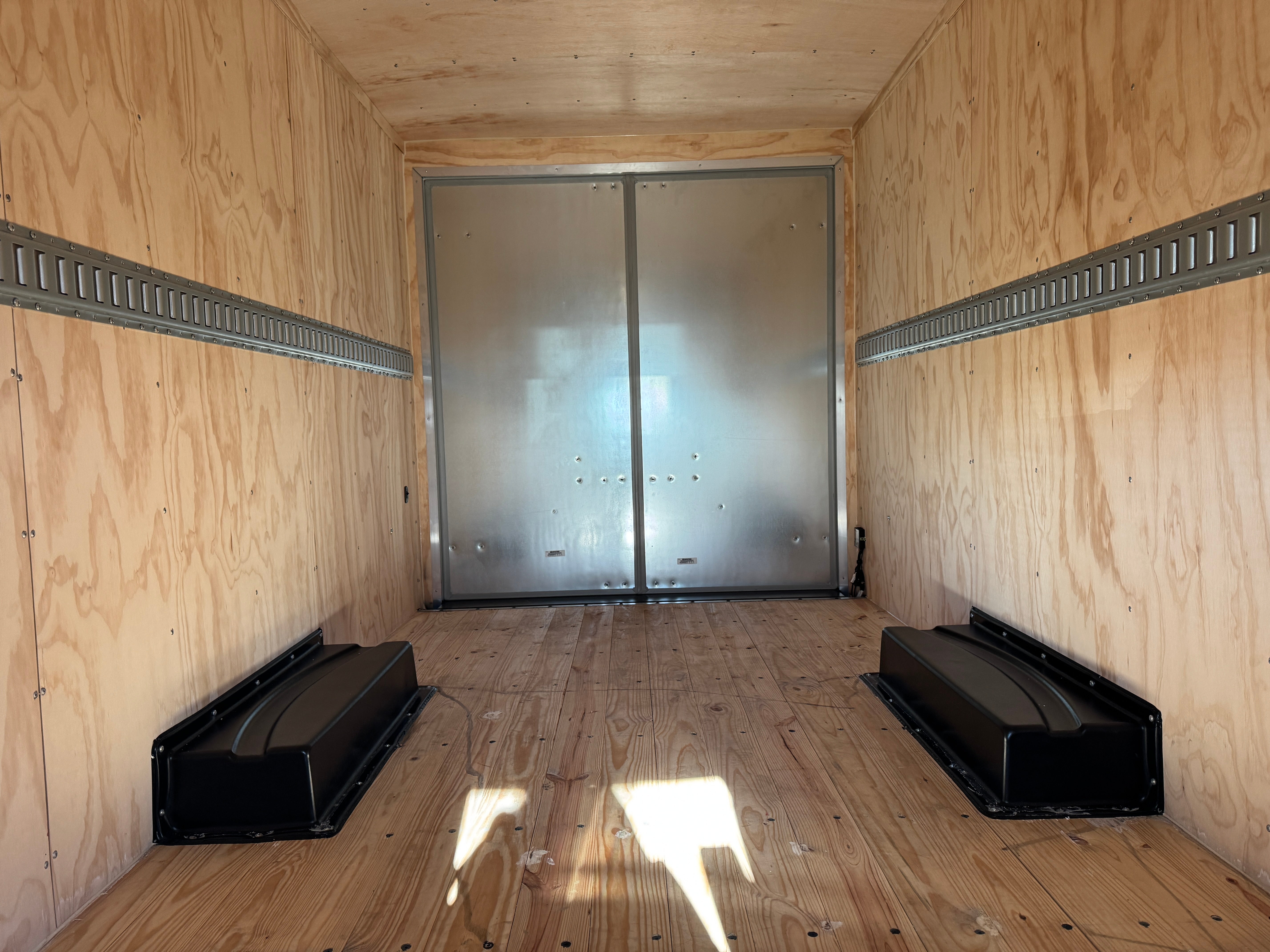 2024 Chevrolet Express Cutaway 3500 1WT