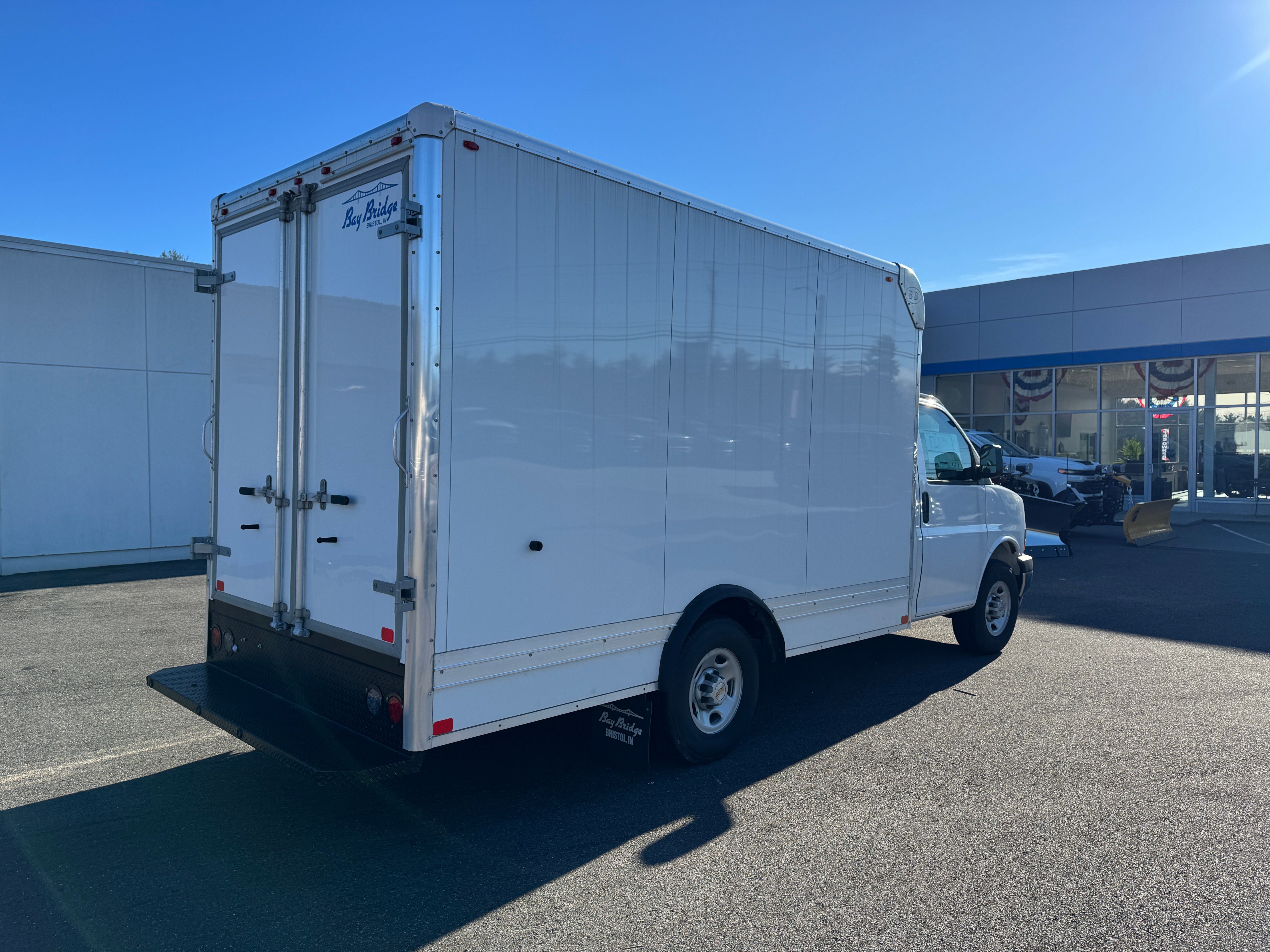 2024 Chevrolet Express Cutaway 3500 1WT
