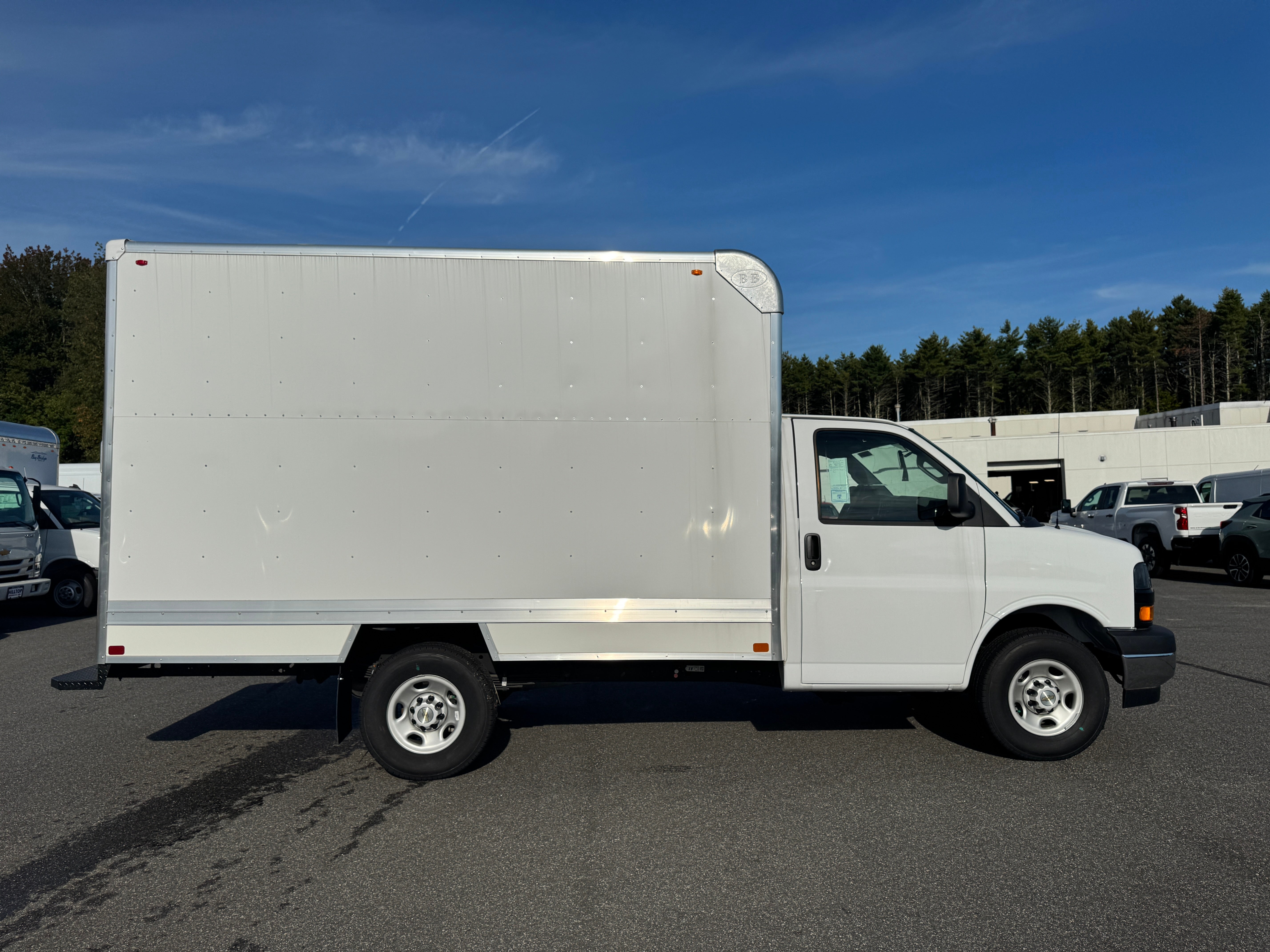 2024 Chevrolet Express Cutaway 3500 1WT