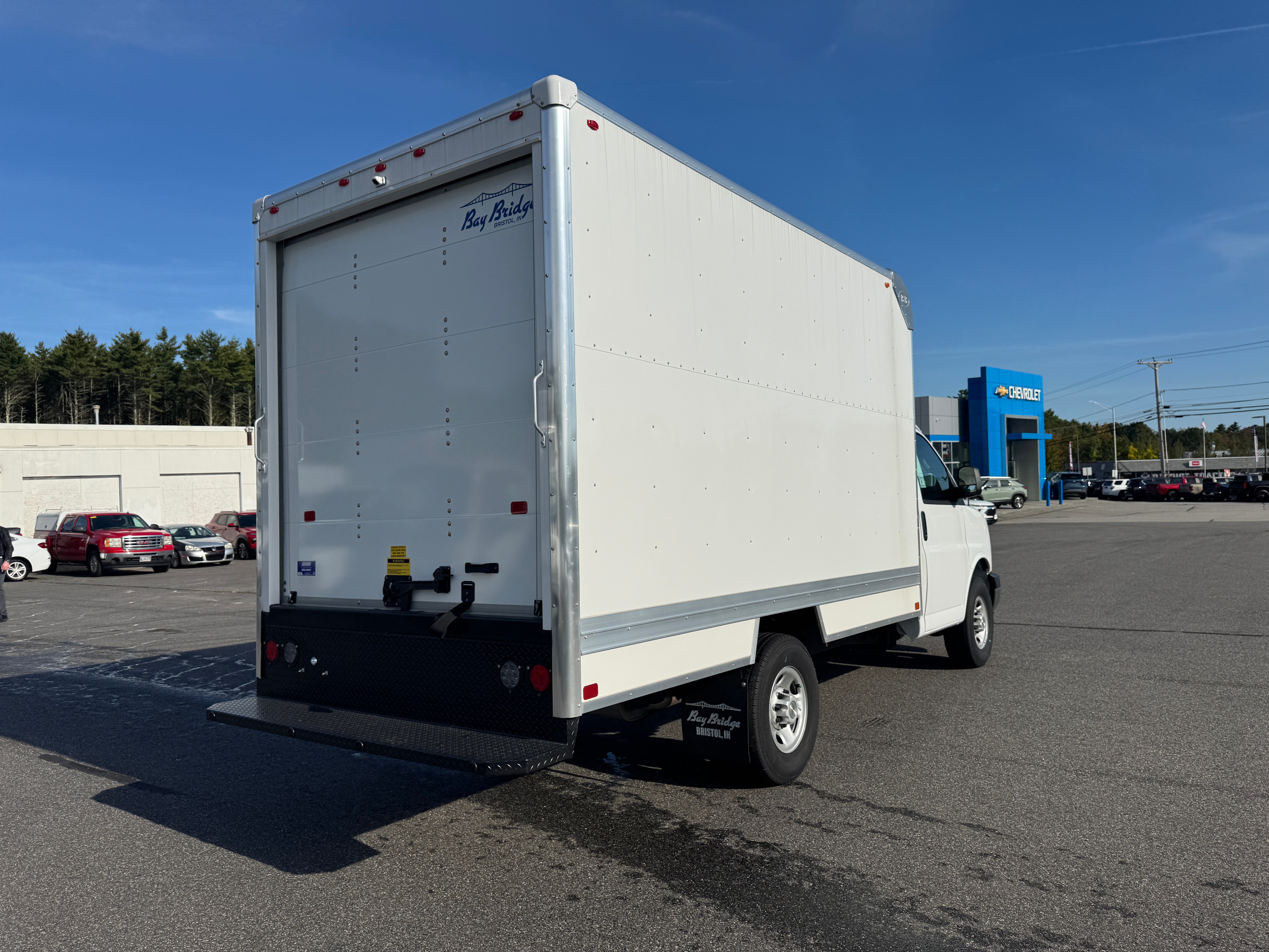 2024 Chevrolet Express Cutaway 3500 1WT