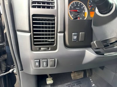 2013 Nissan Titan SV