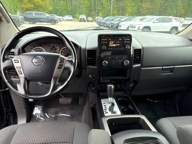 2013 Nissan Titan SV