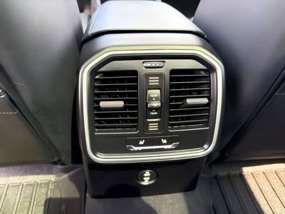 2023 Porsche Macan Base
