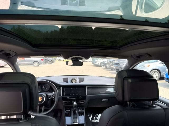 2023 Porsche Macan Base