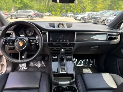 2023 Porsche Macan Base