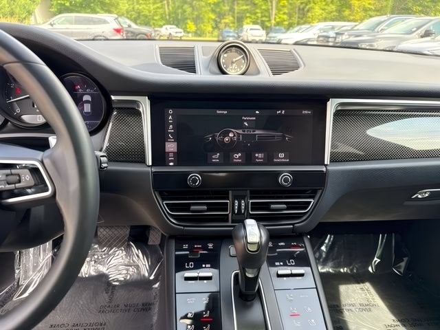 2023 Porsche Macan Base