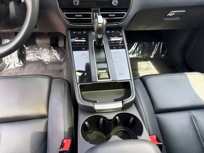 2023 Porsche Macan Base